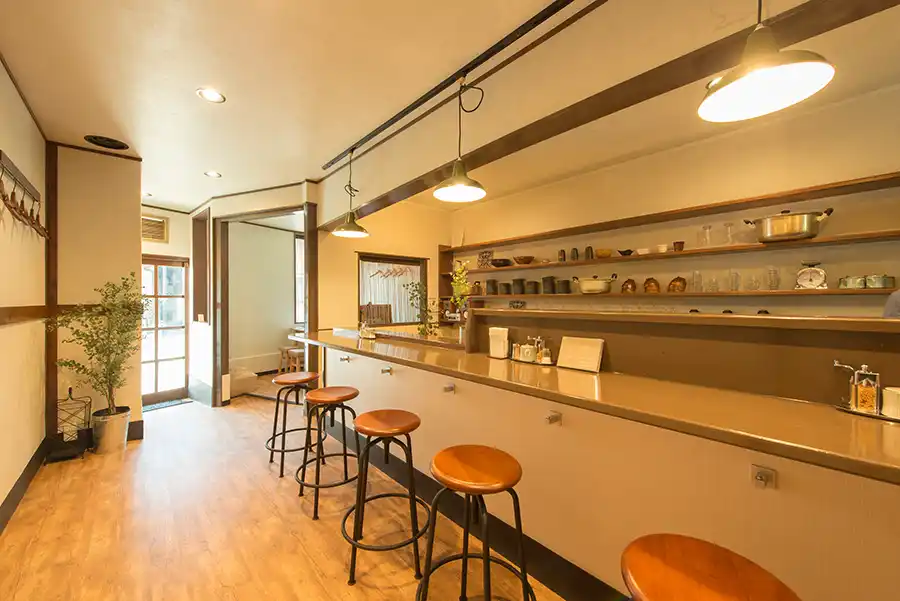 佰食屋の内観