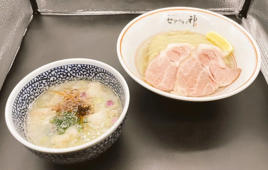 セアブラノ神の期間限定ラーメン