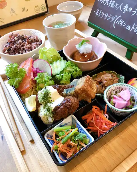 素食カフェrenのランチ