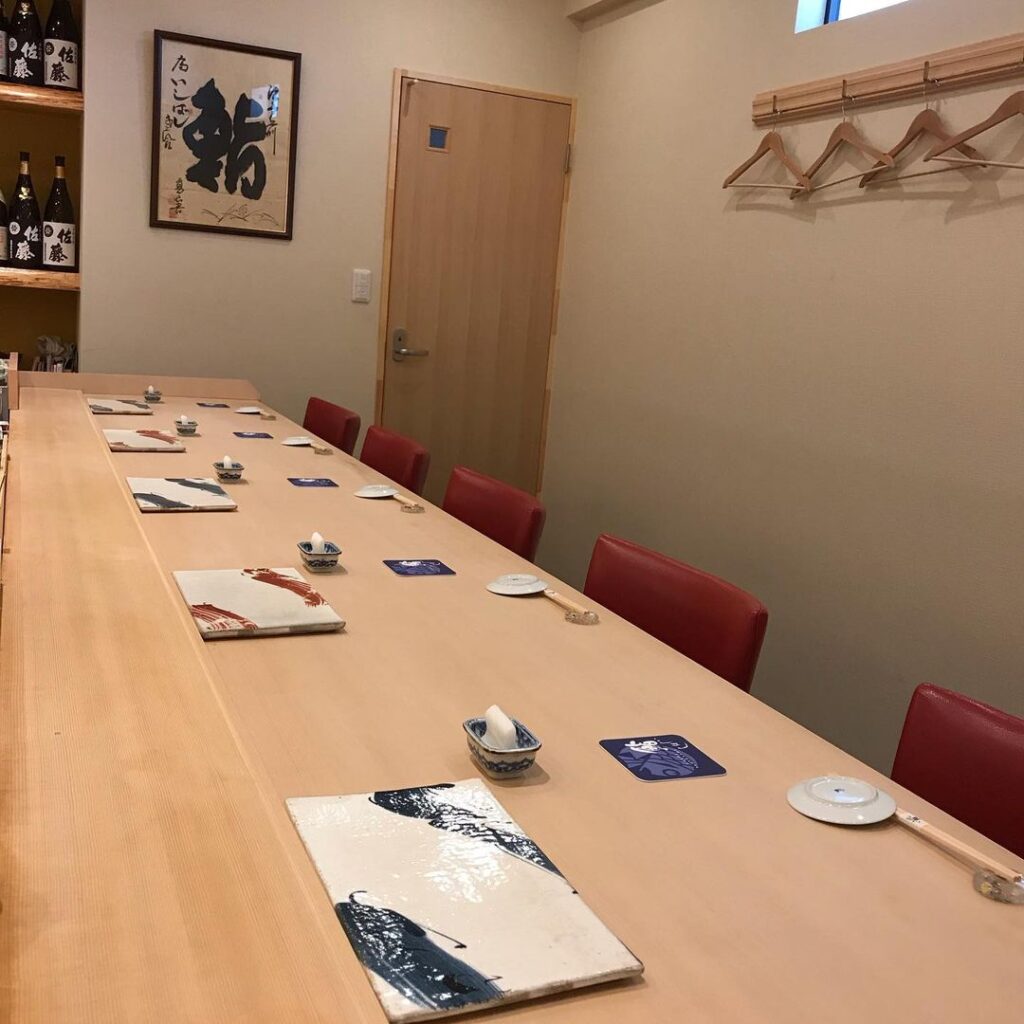 鮨いしばしの内観