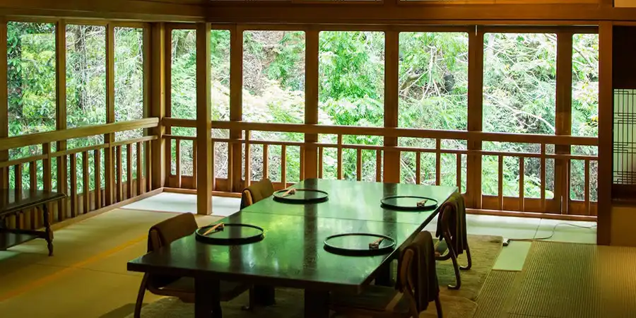 一汁一茶うえのの内観