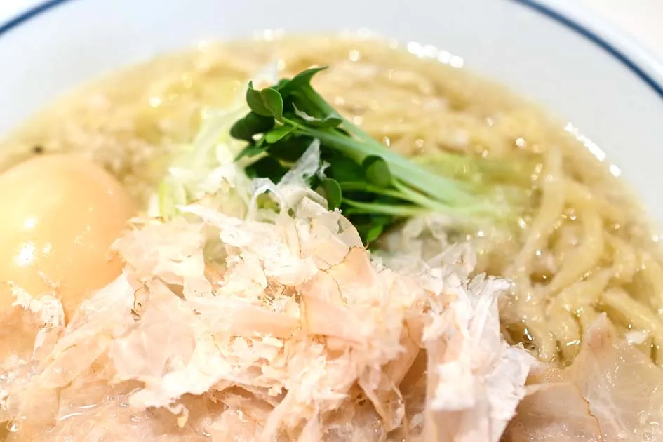 らーめん鱗の味玉塩ラーメン