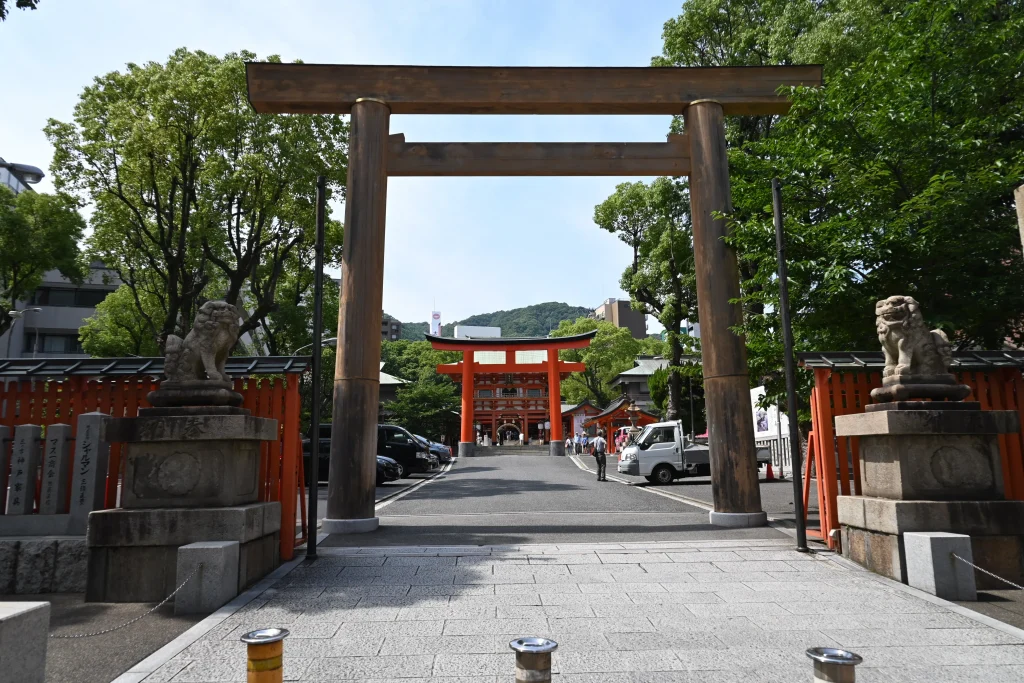 生田神社　境内入口