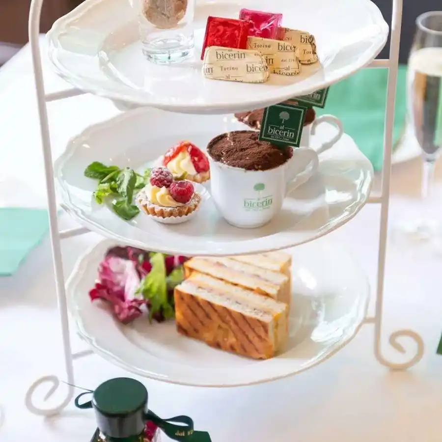 ビチェリンのアフタヌーンティー