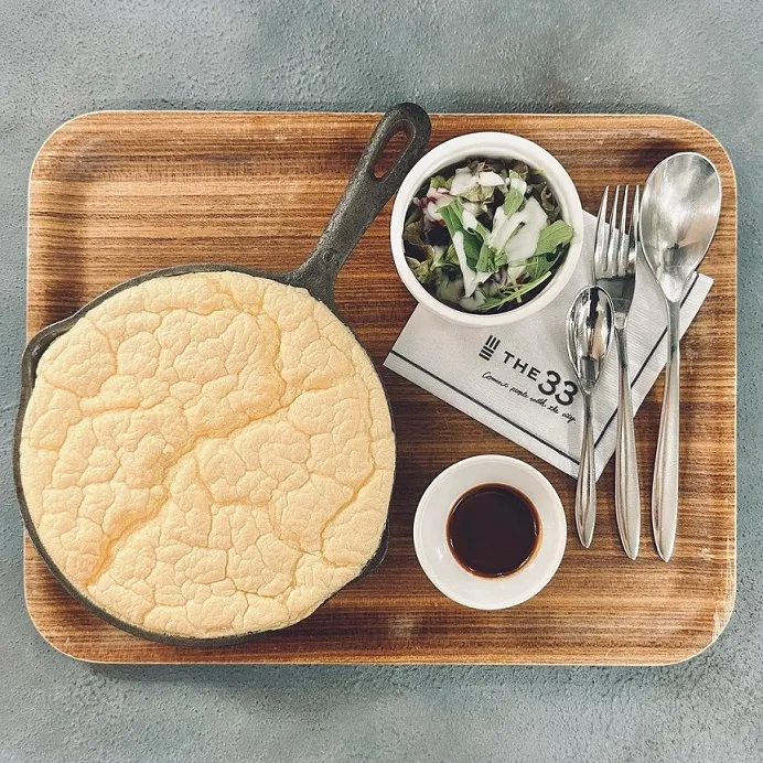 the33tea&barのハッシュドビーフオムライス