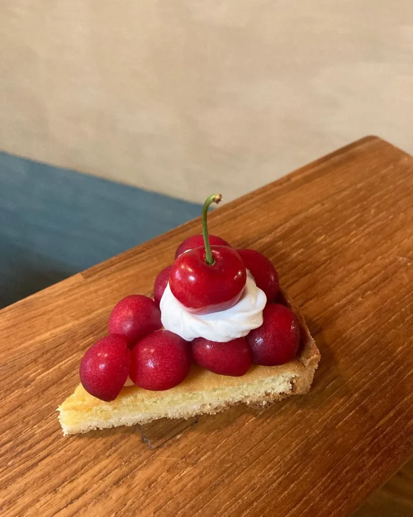 キトカフェのさくらんぼのタルト
