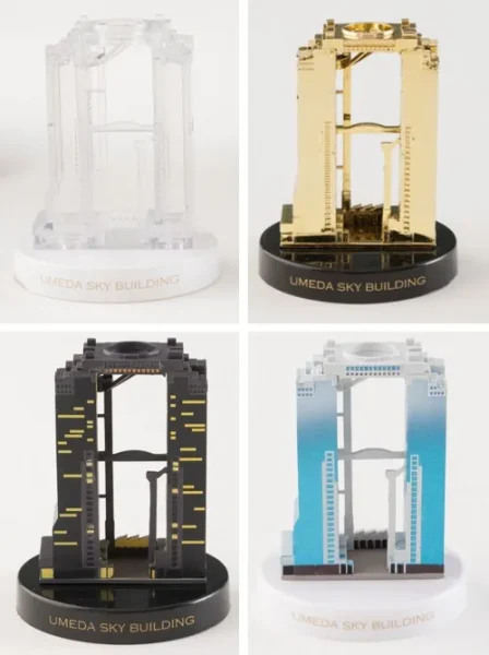 梅田スカイビルカプセルフィギュア