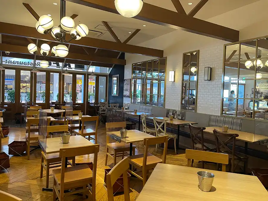 ケンタッキーエキスポシティ店店内