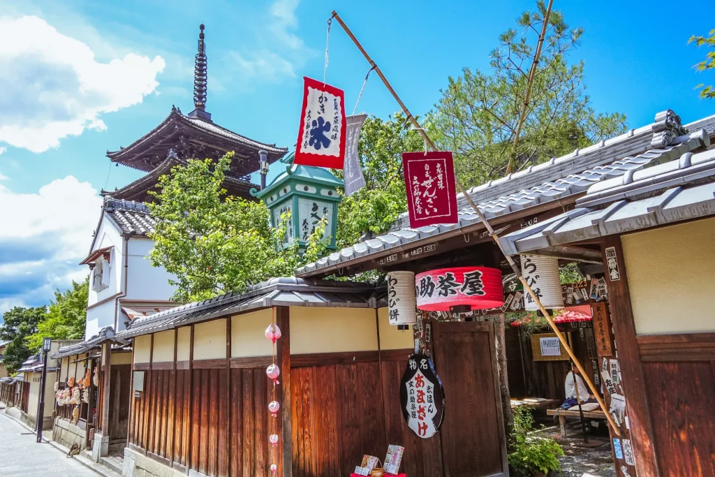 文の助茶屋本店から見える八坂の塔