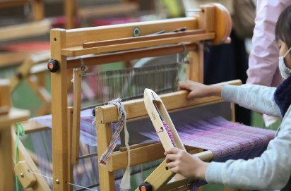 いばらき芝生フェスタ2023　さをり織り体験　