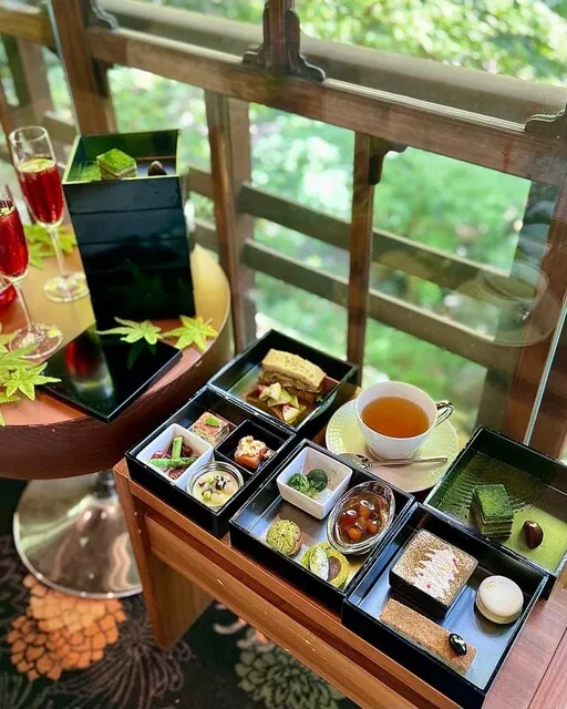 サロンドカンバヤシ五段重アフタヌーンティー