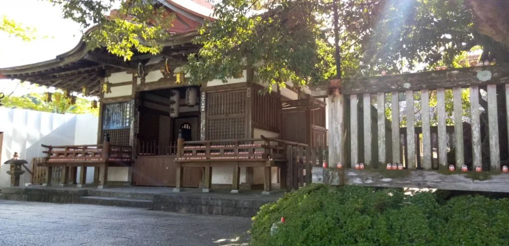 勝尾寺　厄ばらい三宝荒神社