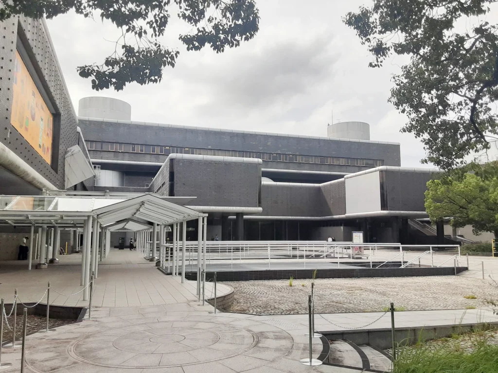 国立民族学博物館（みんぱく）外観