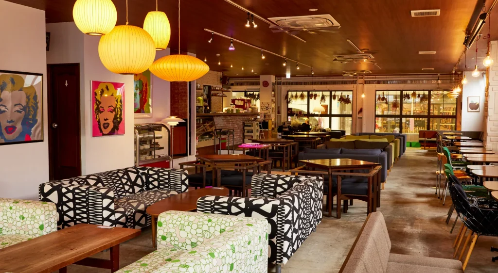 boogaloo cafe 寺町店　内観