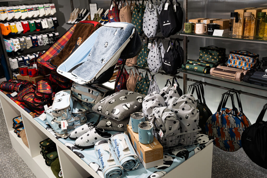 「グラニフ ストア&アート心斎橋」