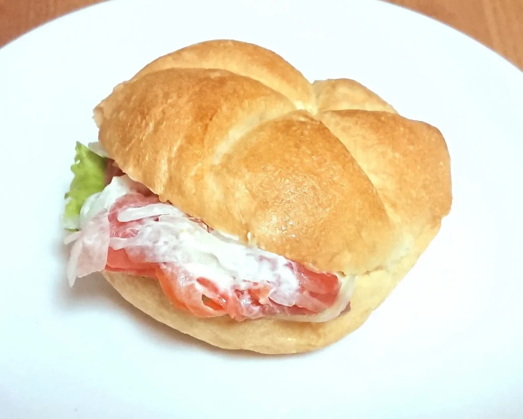 志津屋「スモークサーモンカルネ」