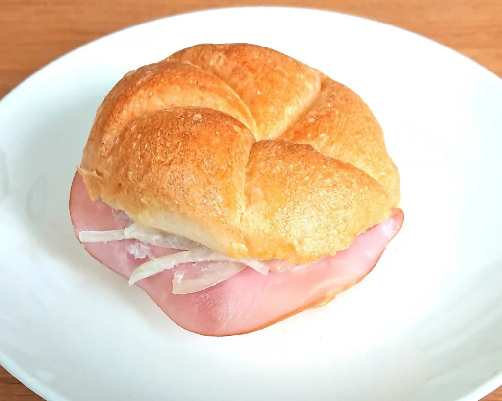 志津屋　ペッパーカルネ