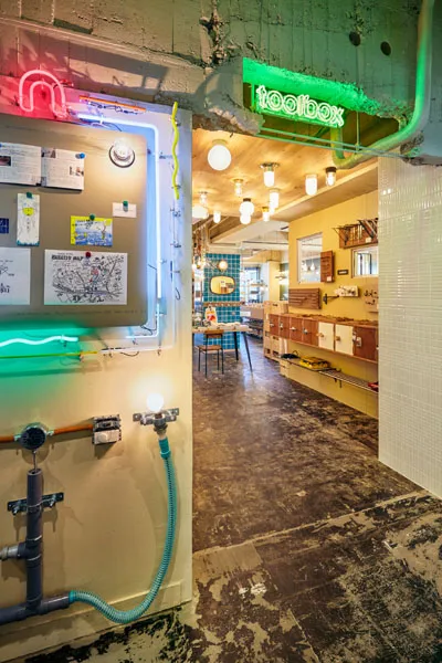 ツールボックス大阪店の店舗入り口