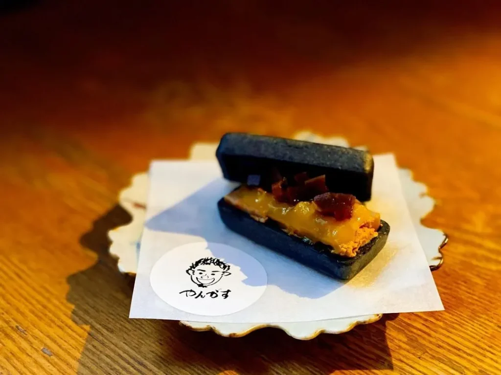 丸太町やんがすの鮟肝モナカ