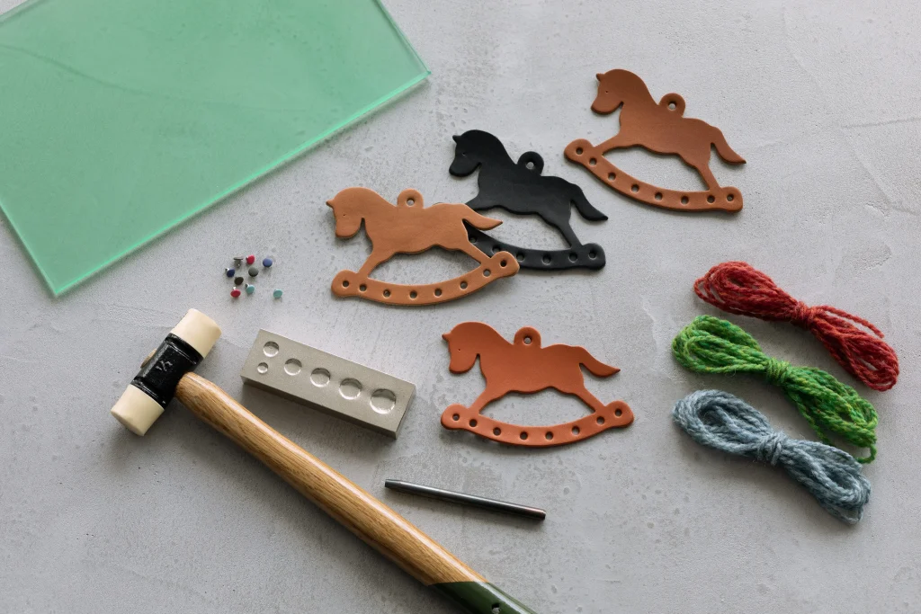 土屋鞄クリスマスワークショップの4色の材料