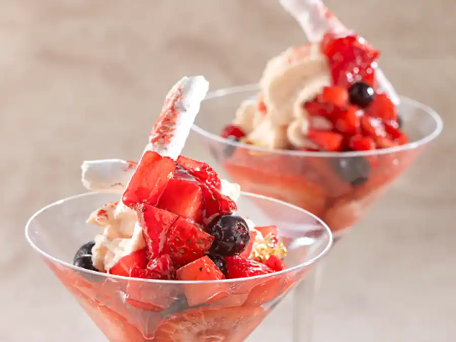 リーガロイヤルホテルのいちごアフタヌーンティーのパフェ