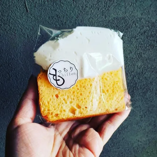 あんず食堂のシフォンケーキ