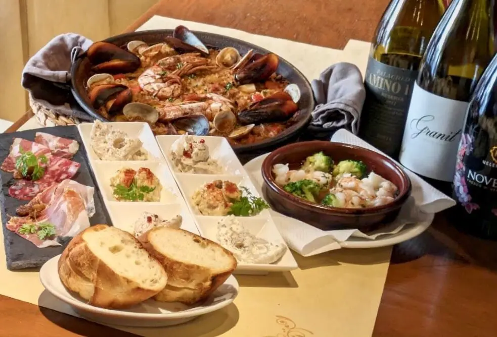 SAKAGURA BODEGA （ボデガ）のアベックランチパエジャ