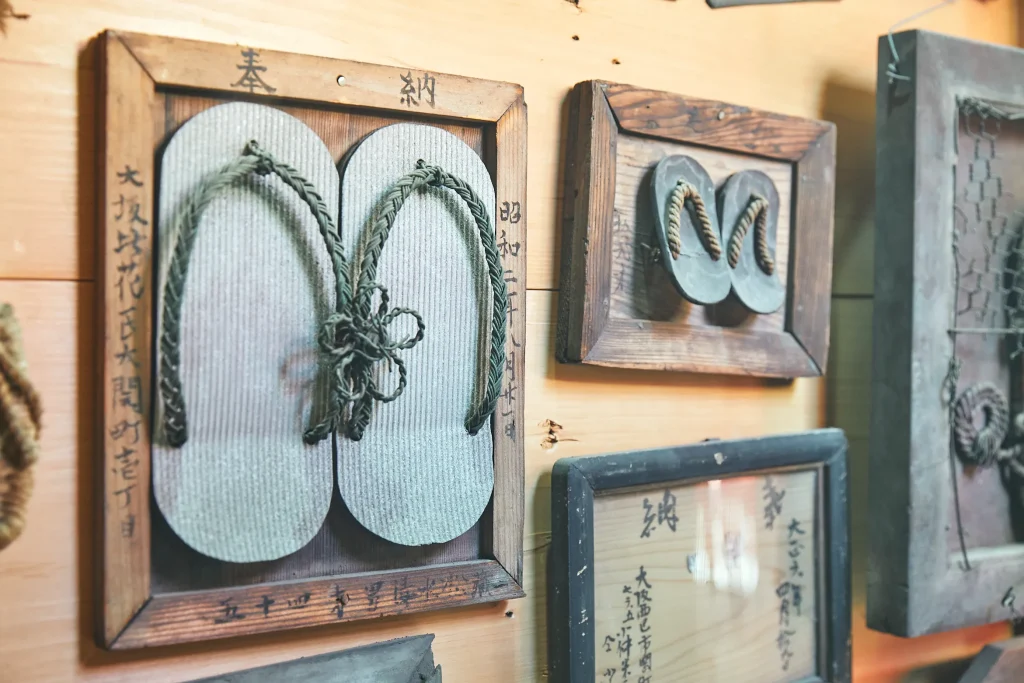 服部天神宮　草履堂