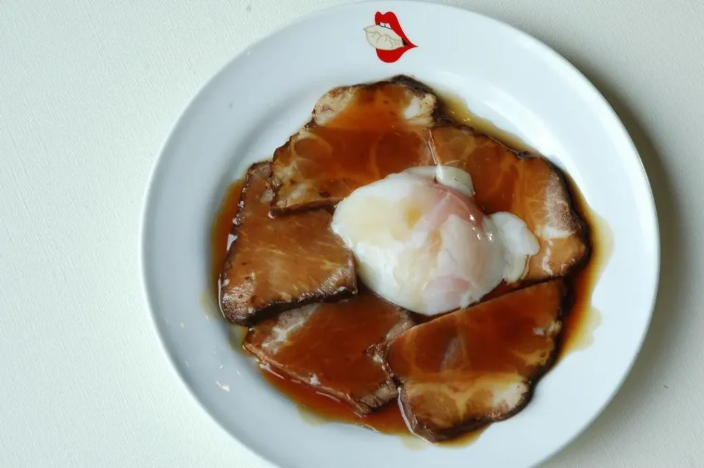 夷川餃子なかじまのエッグチャーシュー