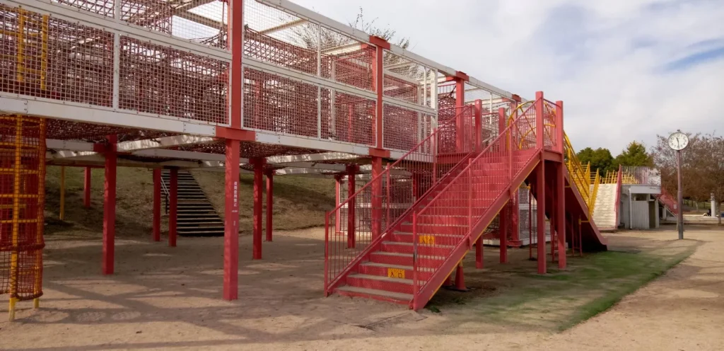 伊丹スカイパーク　冒険の丘