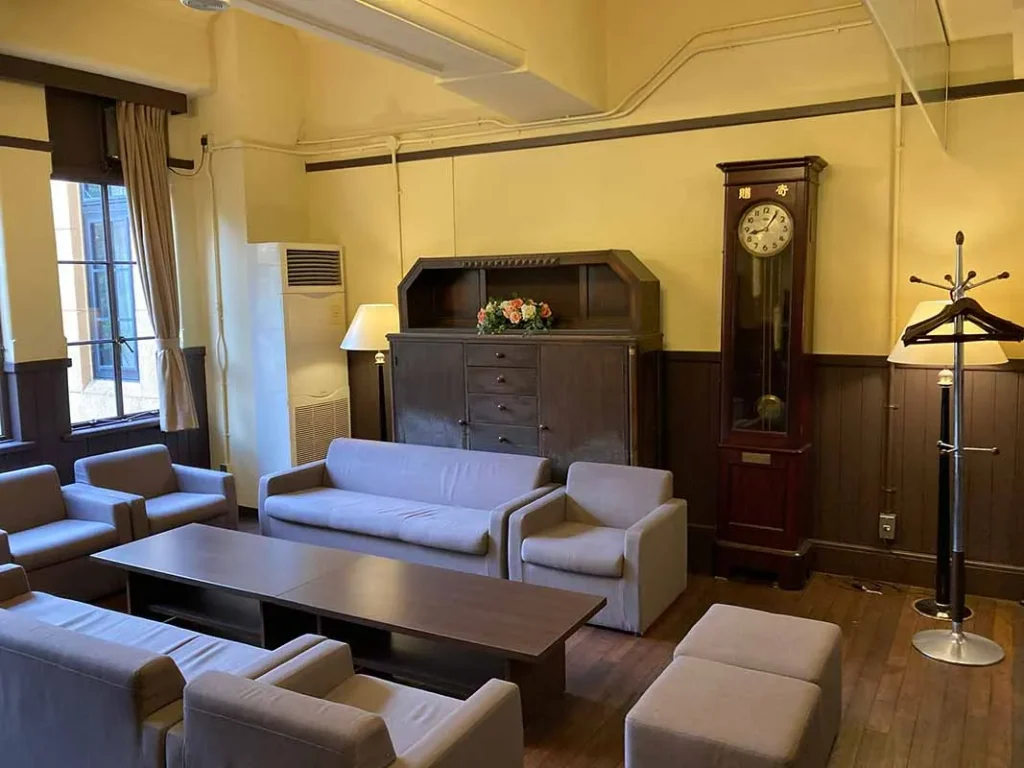 漫画ミュージアム　旧校長室