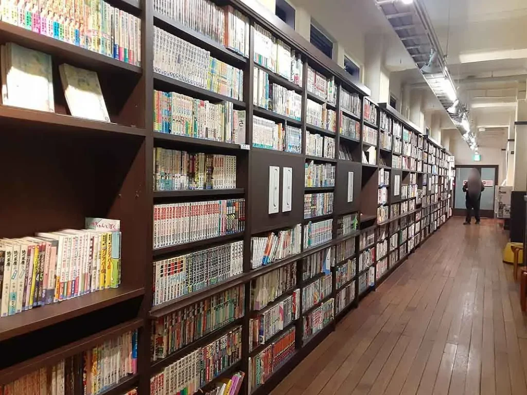 漫画ミュージアム　マンガの壁