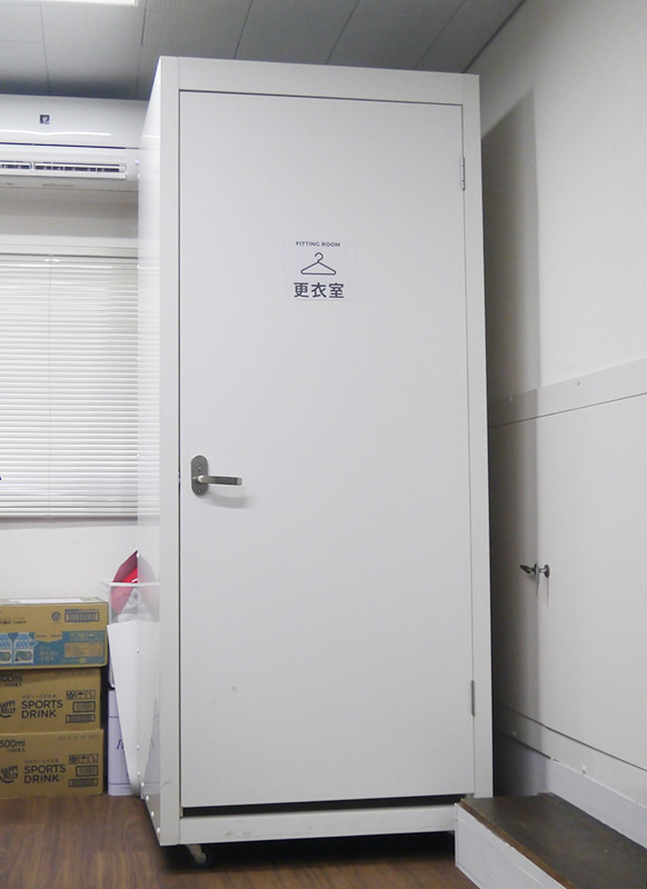 梅田卓球センター 更衣室