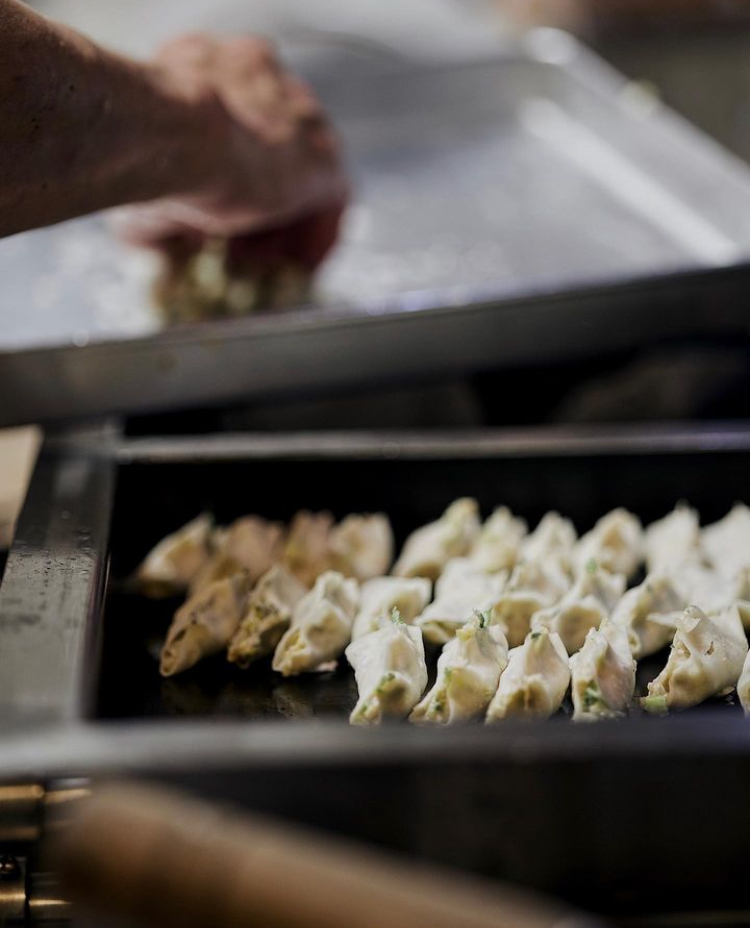 ギョーザ泰三の包みたて餃子