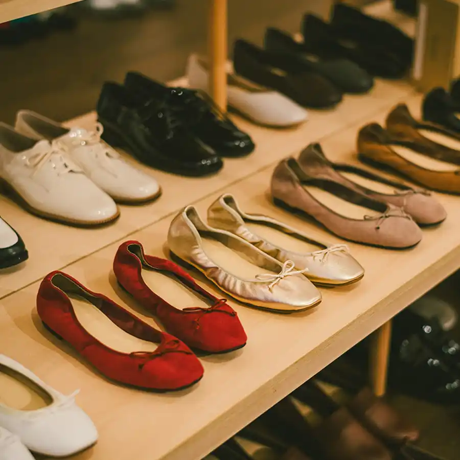 いろんな形の神戸産シューズ