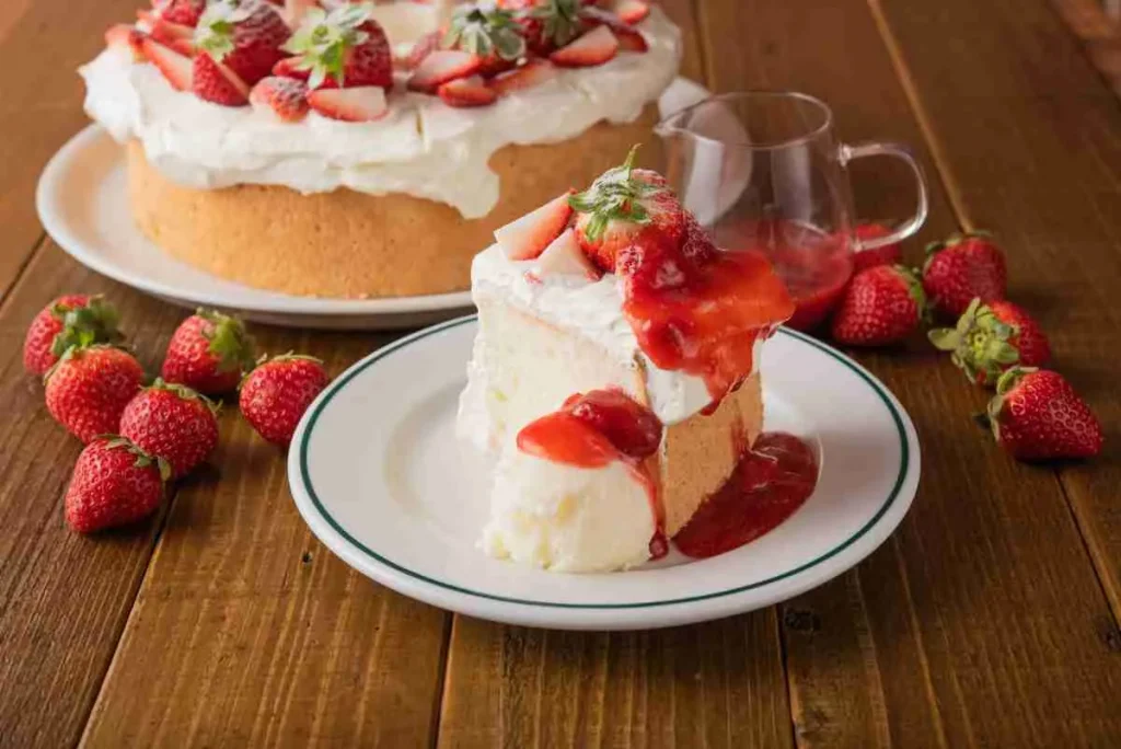 マザームーンカフェ　いちごのエンゼルフードケーキ