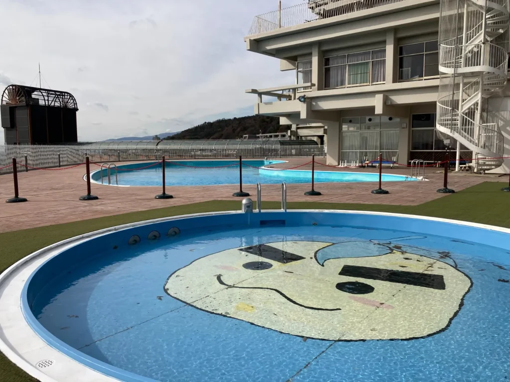 箕面温泉スパーガーデンプール