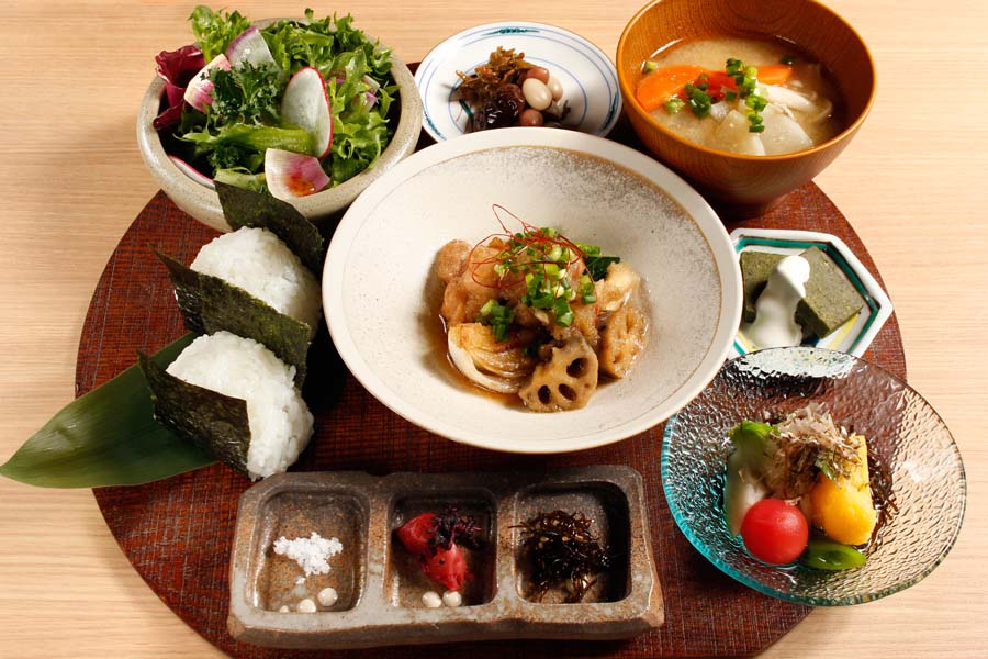 農絆卓恵ランチ おむすび膳