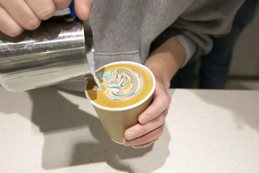 パスファインダータイムスノブのレインボーラテ