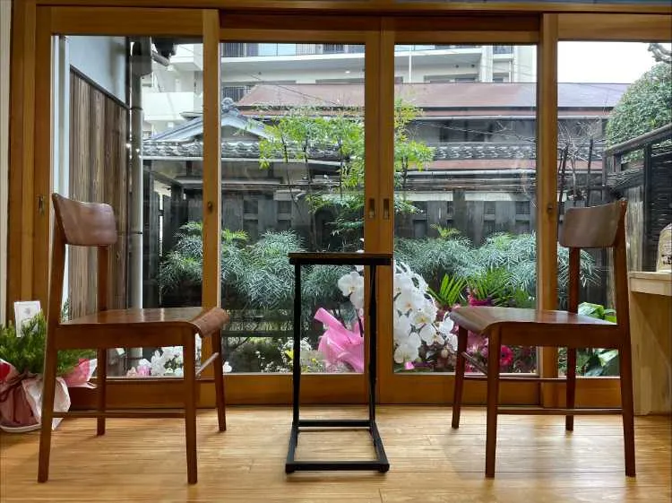 縁市-KOMINKA-の縁側