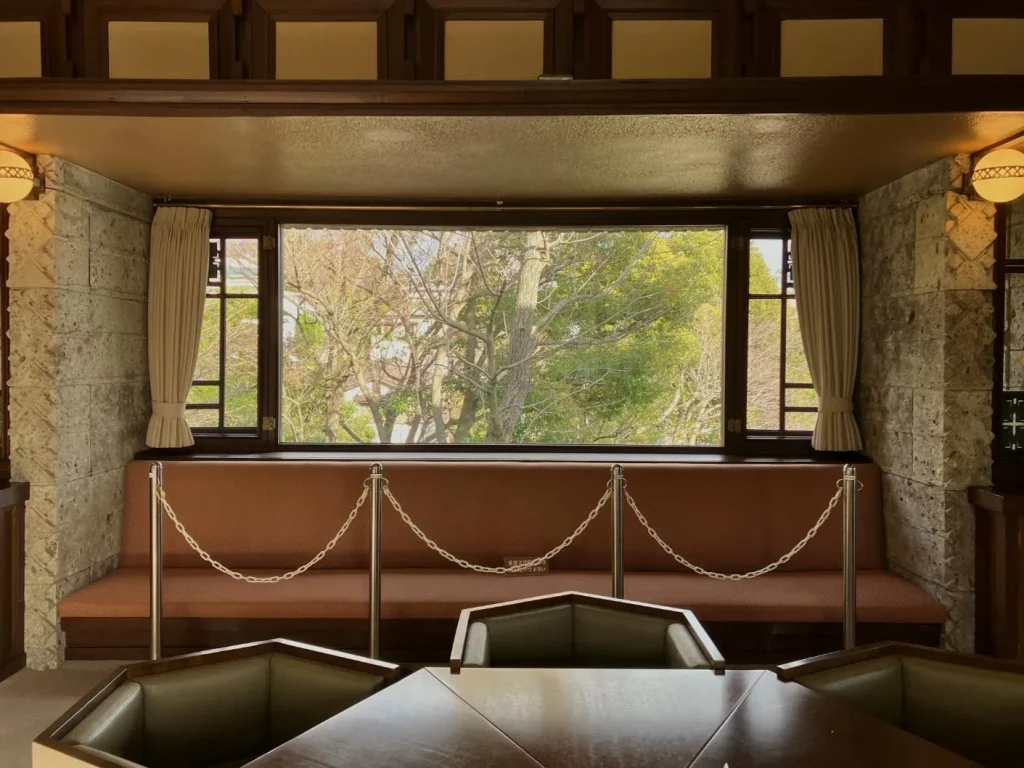 ヨドコウ迎賓館 2階応接室窓