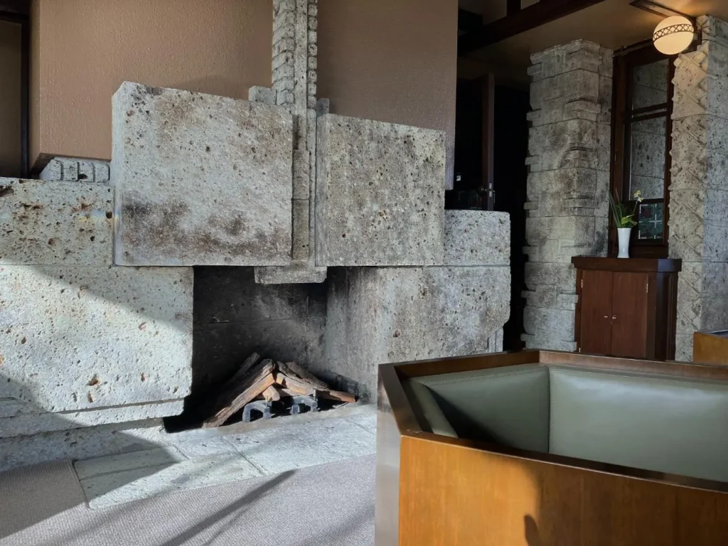 ヨドコウ迎賓館 2階応接室暖炉