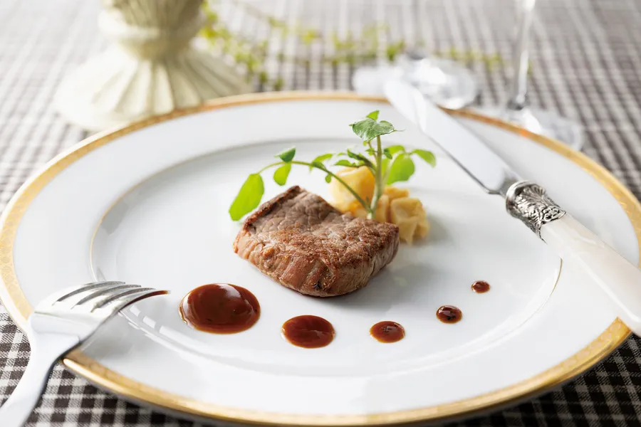 宝塚ホテル アンサンブルの牛肉のステーキ