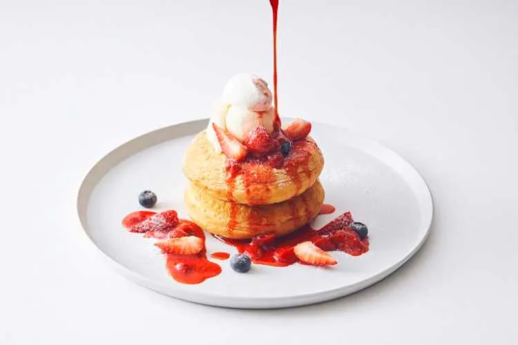 ビブリオテーク梅田のベリーとクリームチーズのパンケーキ