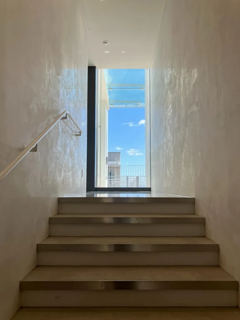 フェリシモチョコレートミュージアム　入口階段②