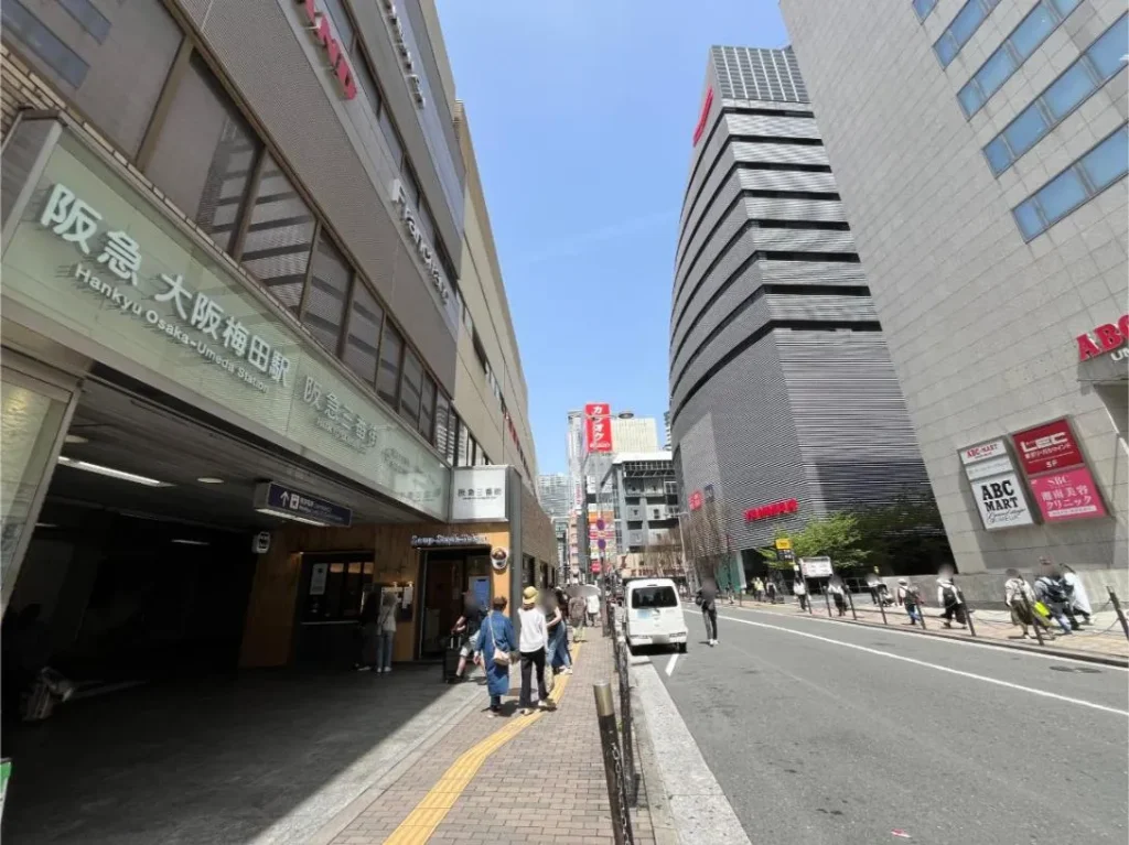 ガチャガチャの森 梅田茶屋町店