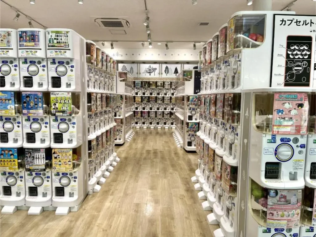 ガチャガチャの森 梅田茶屋町店