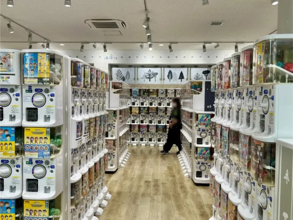 ガチャガチャの森 梅田茶屋町店
