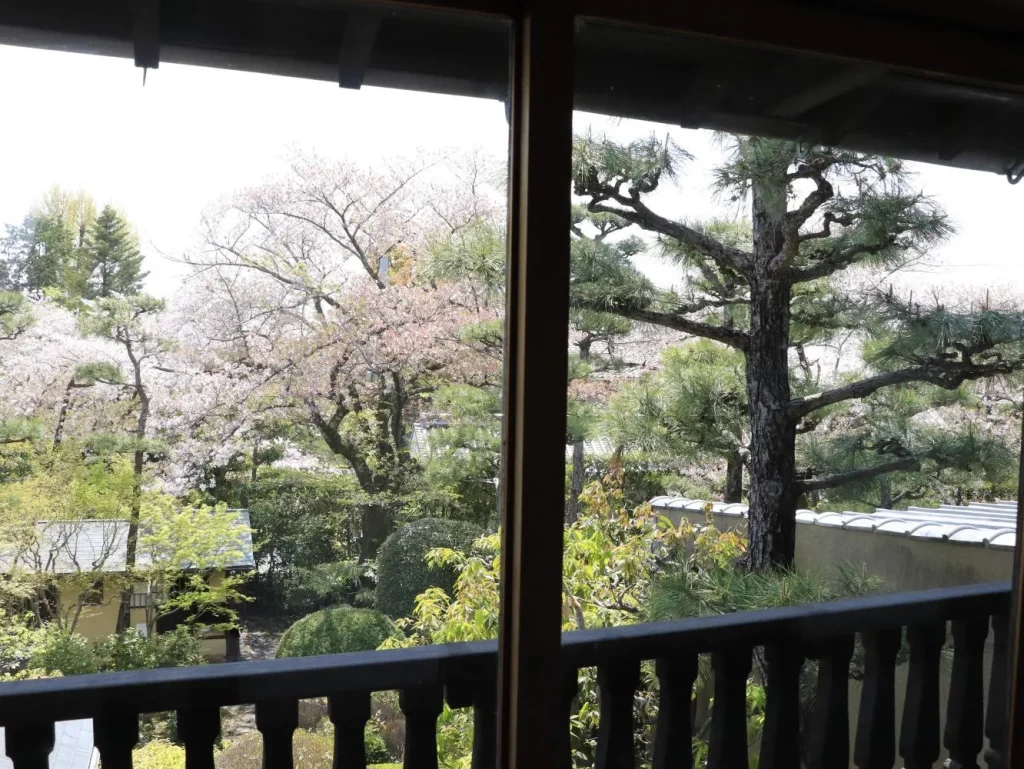 小林一三記念館 2階から庭園を望む