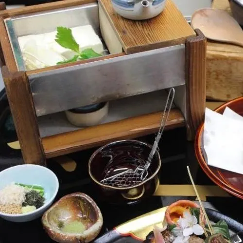 河原町　梅むらの湯豆腐御膳ランチ